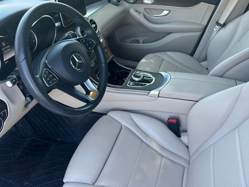 Used 2019 Mercedes-Benz GLC 300 4MATIC image 7