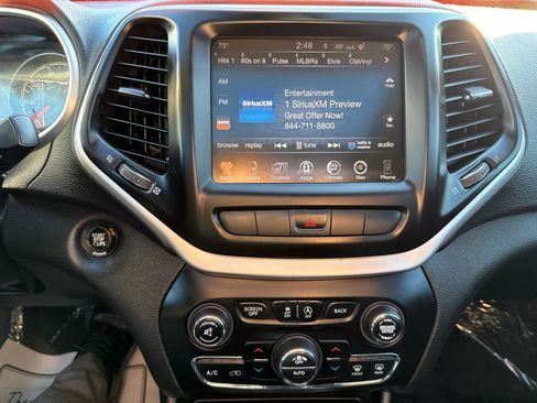 Used 2015 Jeep Cherokee Trailhawk w/ Comfort/Convenience Group image 21