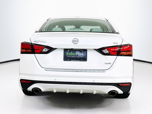 Used 2022 Nissan Altima 2.5 SV w/ SV Premium Package image 7