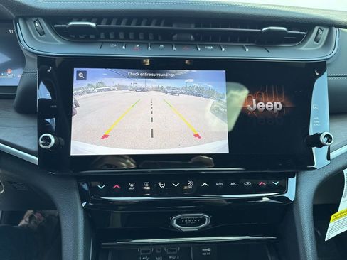 New 2026 Jeep Grand Cherokee Altitude AWD/4WD image 14
