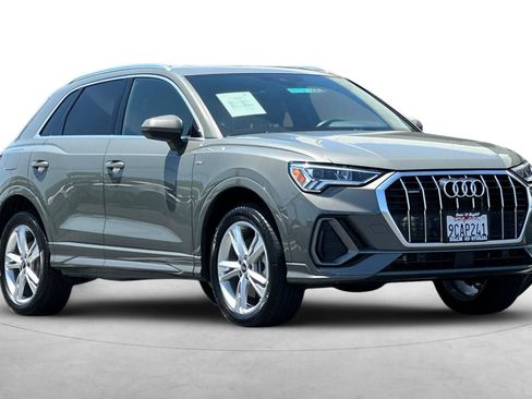 Used 2022 Audi Q3 2.0T Premium Plus w/ Premium Plus Package image 8