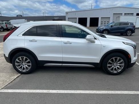 Used 2019 Cadillac XT4 Premium Luxury w/ Cold Weather Package FWD image 4