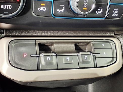 Used 2023 GMC Acadia Denali image 6