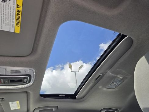Used 2025 Hyundai Elantra SEL FWD image 19