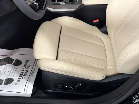 New 2026 BMW 330i xDrive Sedan w/ Convenience Package image 19