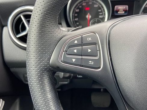 Used 2020 Mercedes-Benz GLA 250 4MATIC image 18