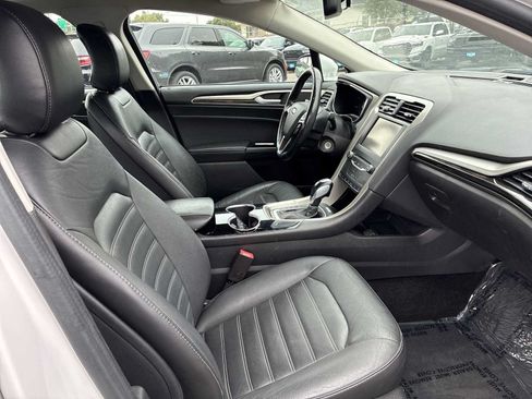 Used 2015 Ford Fusion SE w/ Equipment Group 202A FWD image 24