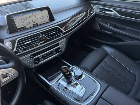 Used 2018 BMW 740i image 16