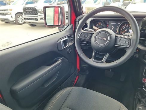Used 2024 Jeep Gladiator Sport image 17