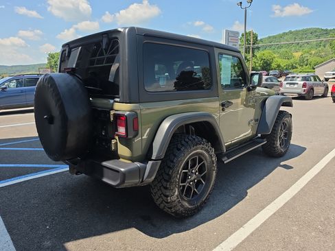 Used 2025 Jeep Wrangler Sport AWD/4WD image 3