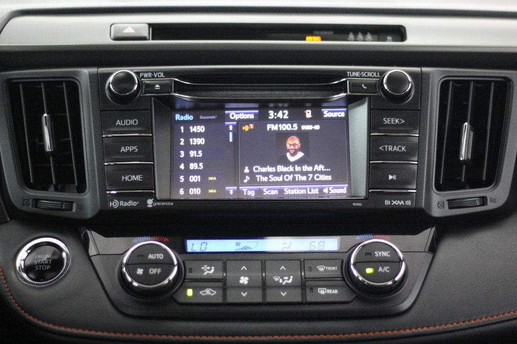 Used 2017 Toyota RAV4 SE AWD/4WD image 26