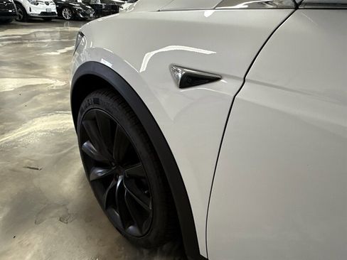 Used 2016 Tesla Model X 75D image 6