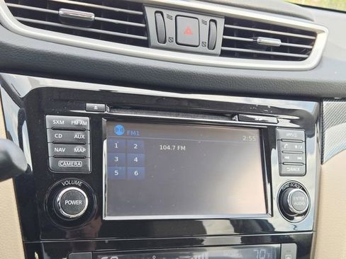 Used 2016 Nissan Rogue SL w/ SL Premium Package image 25