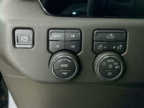 Used 2024 Chevrolet Silverado 1500 RST w/ Z71 Off-Road Package AWD/4WD image 13