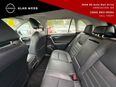 Used 2022 Toyota RAV4 XLE Premium AWD/4WD image 27