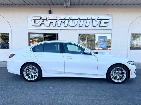 Used 2025 BMW 330i Sedan RWD image 3
