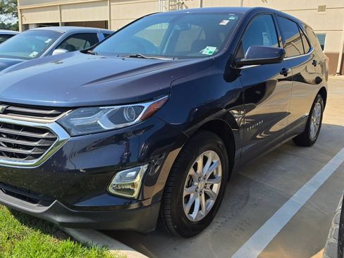 Used 2018 Chevrolet Equinox LT FWD image 1