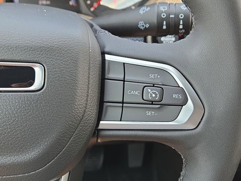 Used 2025 Jeep Compass Latitude w/ Altitude Special Edition AWD/4WD image 23
