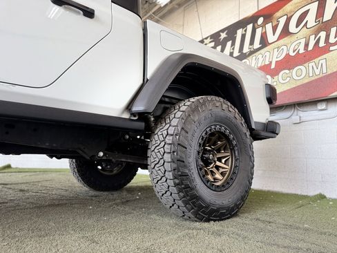 Used 2021 Jeep Gladiator Rubicon image 4