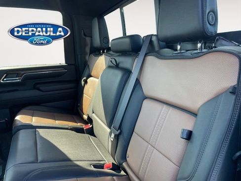 Used 2024 Chevrolet Silverado 3500 High Country w/ High Country Premium Package image 17