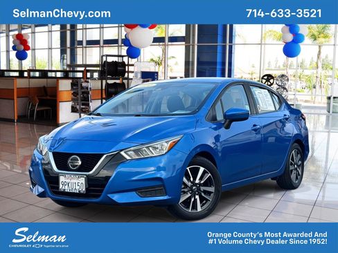 Used 2021 Nissan Versa SV image 1