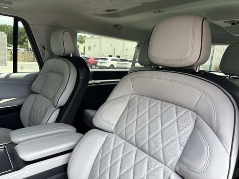 New 2026 Lincoln Navigator L Black Label AWD/4WD image 15