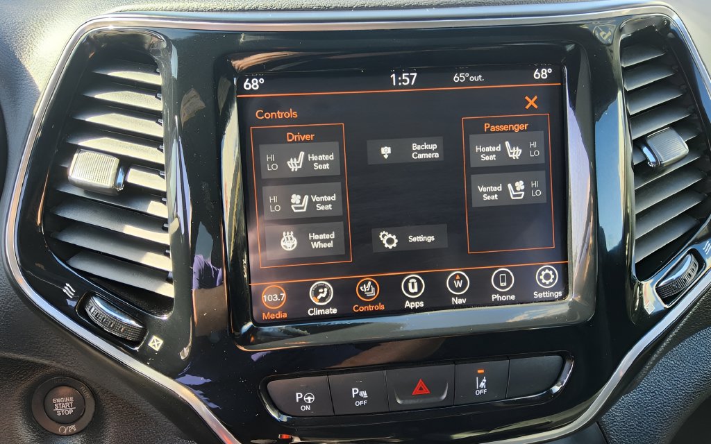 Used 2021 Jeep Cherokee High Altitude AWD/4WD image 13