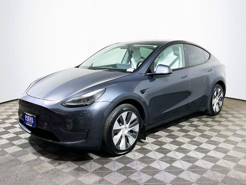 Used 2023 Tesla Model Y Long Range AWD/4WD image 3