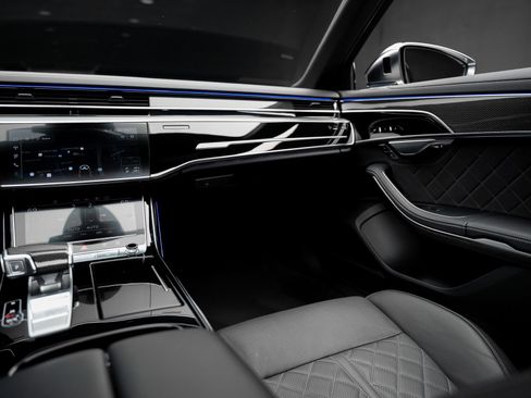 Used 2024 Audi S8 image 41