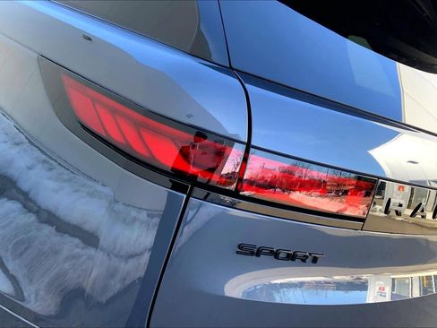 Used 2025 Land Rover Range Rover Sport SE image 26