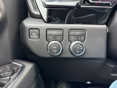 New 2026 GMC Sierra 1500 Elevation image 23