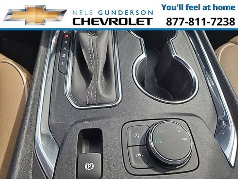 Used 2023 Chevrolet Traverse Premier image 29