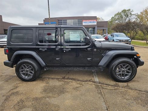 Used 2024 Jeep Wrangler Sport S image 3