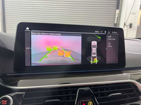 Used 2023 BMW 530e w/ M Sport Package image 24