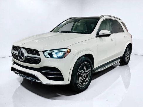 Used 2020 Mercedes-Benz GLE 580 4MATIC w/ Parking Assist Package image 3