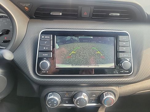 Certified 2025 Nissan Kicks Play S image 11