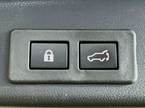 Used 2024 Subaru Ascent Premium w/ Convenience Package image 30