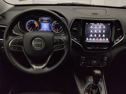 Used 2019 Jeep Cherokee Limited FWD image 22