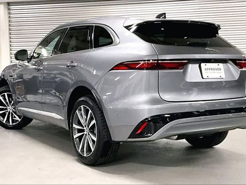 Certified 2025 Jaguar F-PACE R-Dynamic S image 10