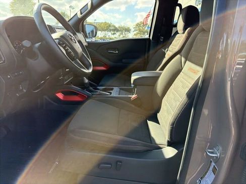 Used 2022 Nissan Frontier Pro-X image 6