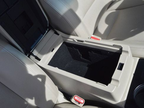 Used 2016 Subaru Legacy 2.5i Limited image 32