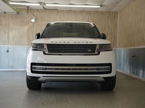 Used 2025 Land Rover Range Rover SE AWD/4WD image 2