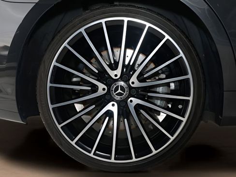 Used 2022 Mercedes-Benz S 500 4MATIC w/ AMG Line Package image 35