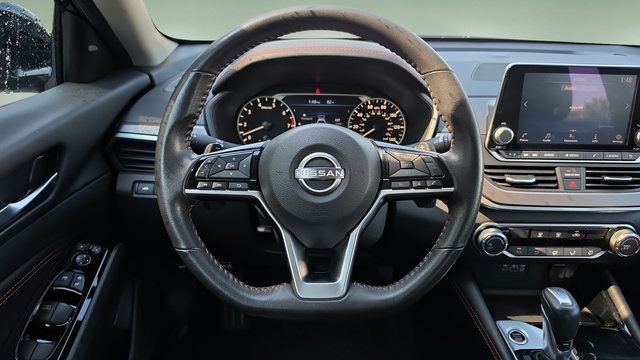 Used 2023 Nissan Altima 2.5 SR FWD image 9