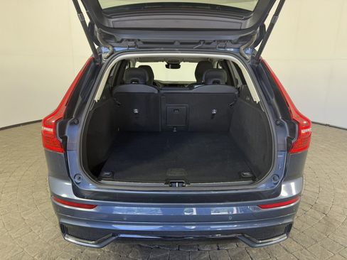 Used 2025 Volvo XC60 B5 Plus AWD/4WD image 7