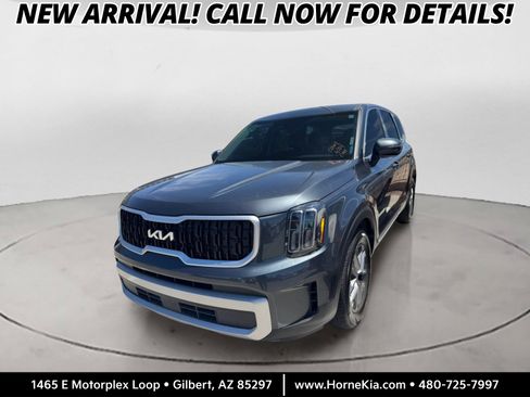 Used 2023 Kia Telluride LX FWD image 1