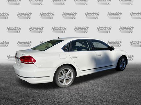 Used 2014 Volkswagen Passat TDI SEL Premium image 10