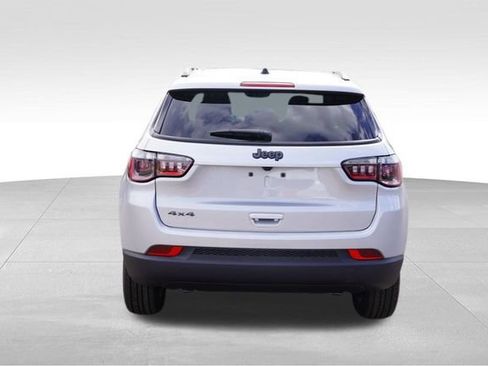 New 2025 Jeep Compass Latitude w/ Sun & Sound Group image 4