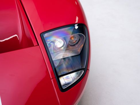 Used 2005 Ford GT image 10