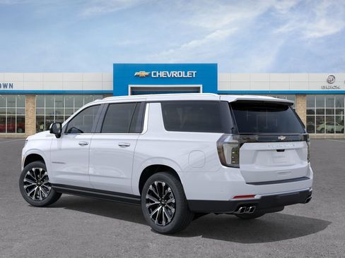 New 2026 Chevrolet Suburban High Country AWD/4WD image 3